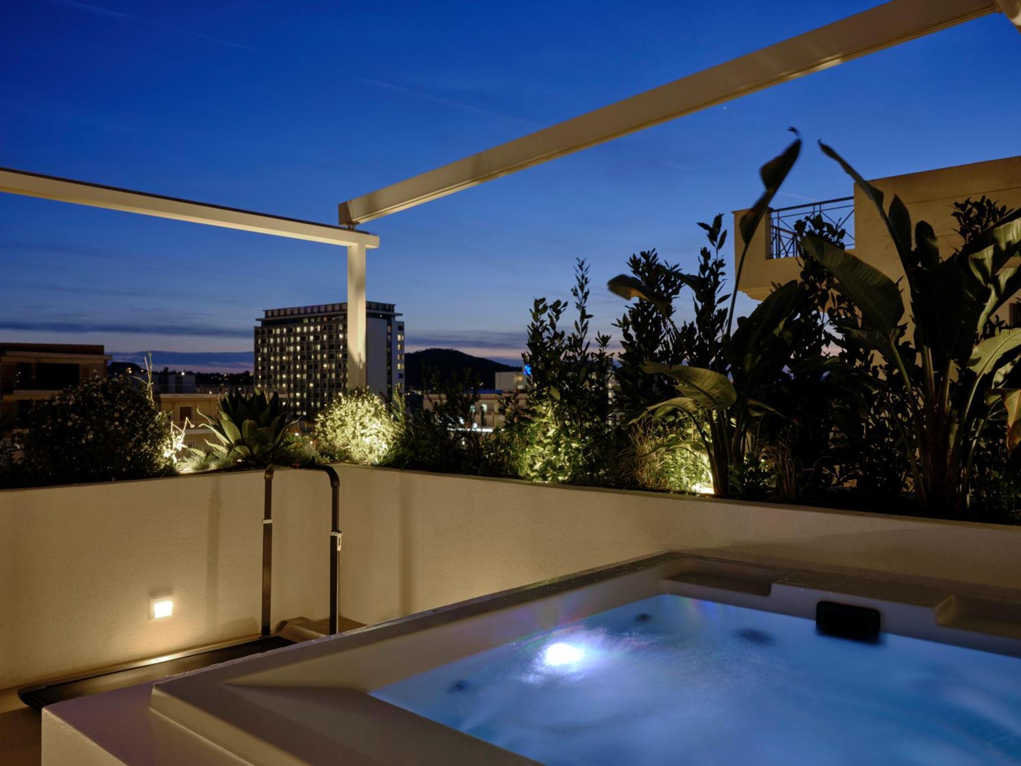 Bond Smart Living Suites Atenas Exterior foto